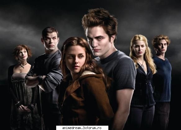 twilight filmul meu preferat  :nod: miam inebunit sora cu filmul asta lam vazut de 5 ori si abia