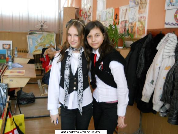 va avertizez ca o sa va am o poza si fara ochelari imagini cu noi